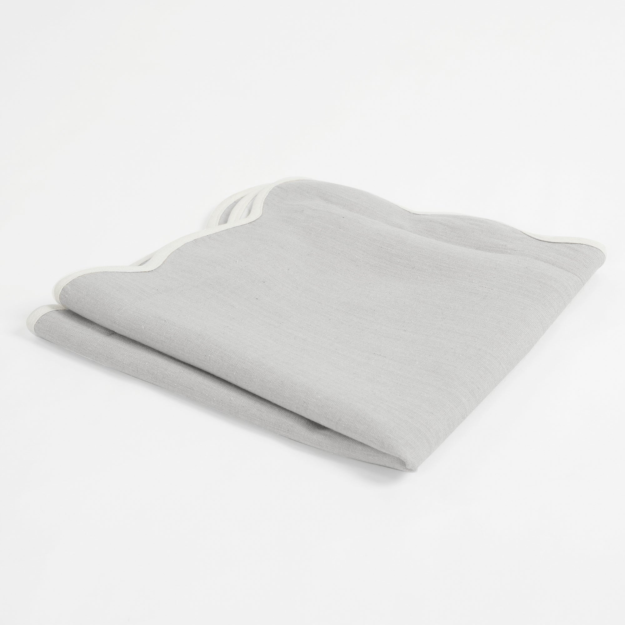 Light Gray/ Off White | 20"H x 20"W