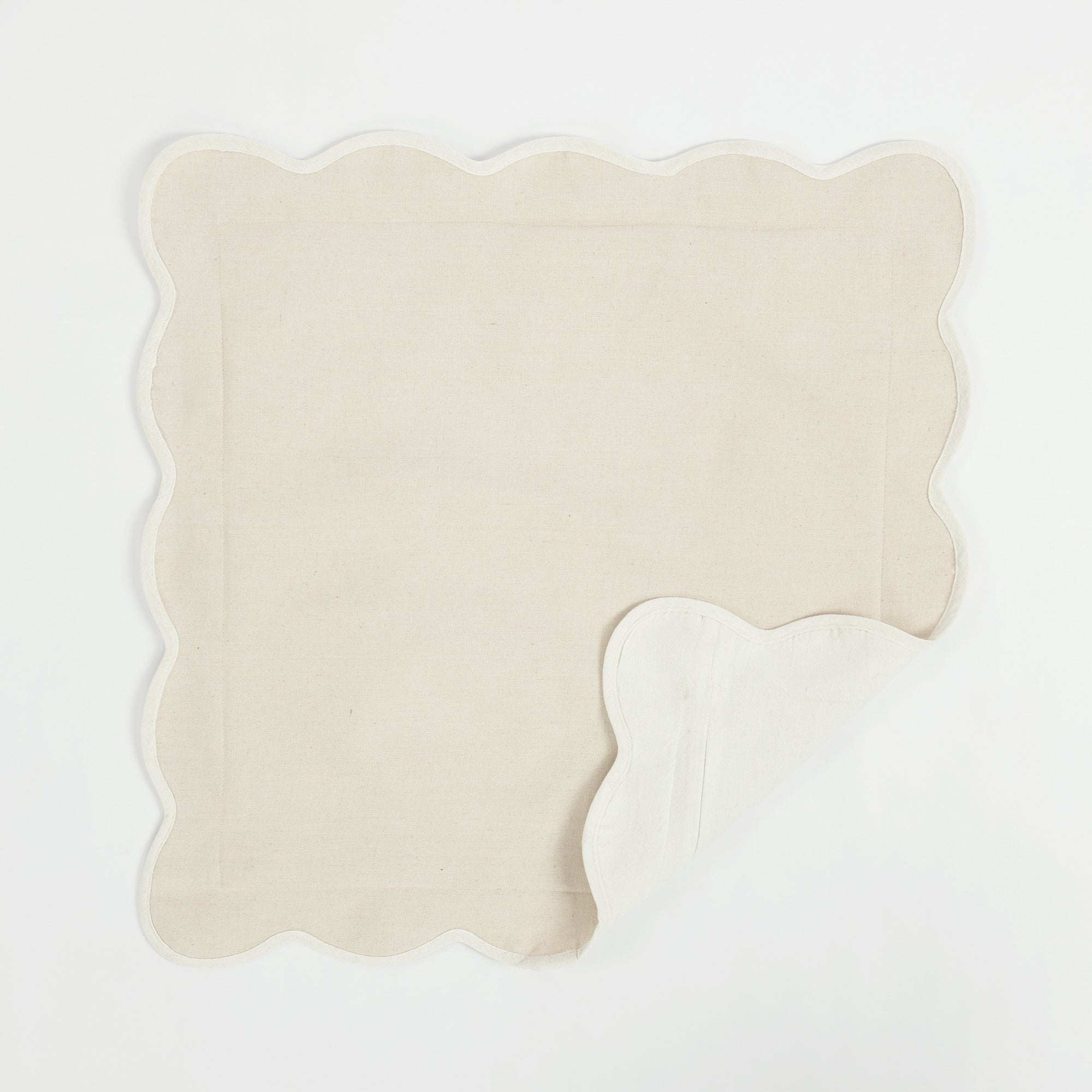 Dark Linen/ Off White | 13"H x 20"W