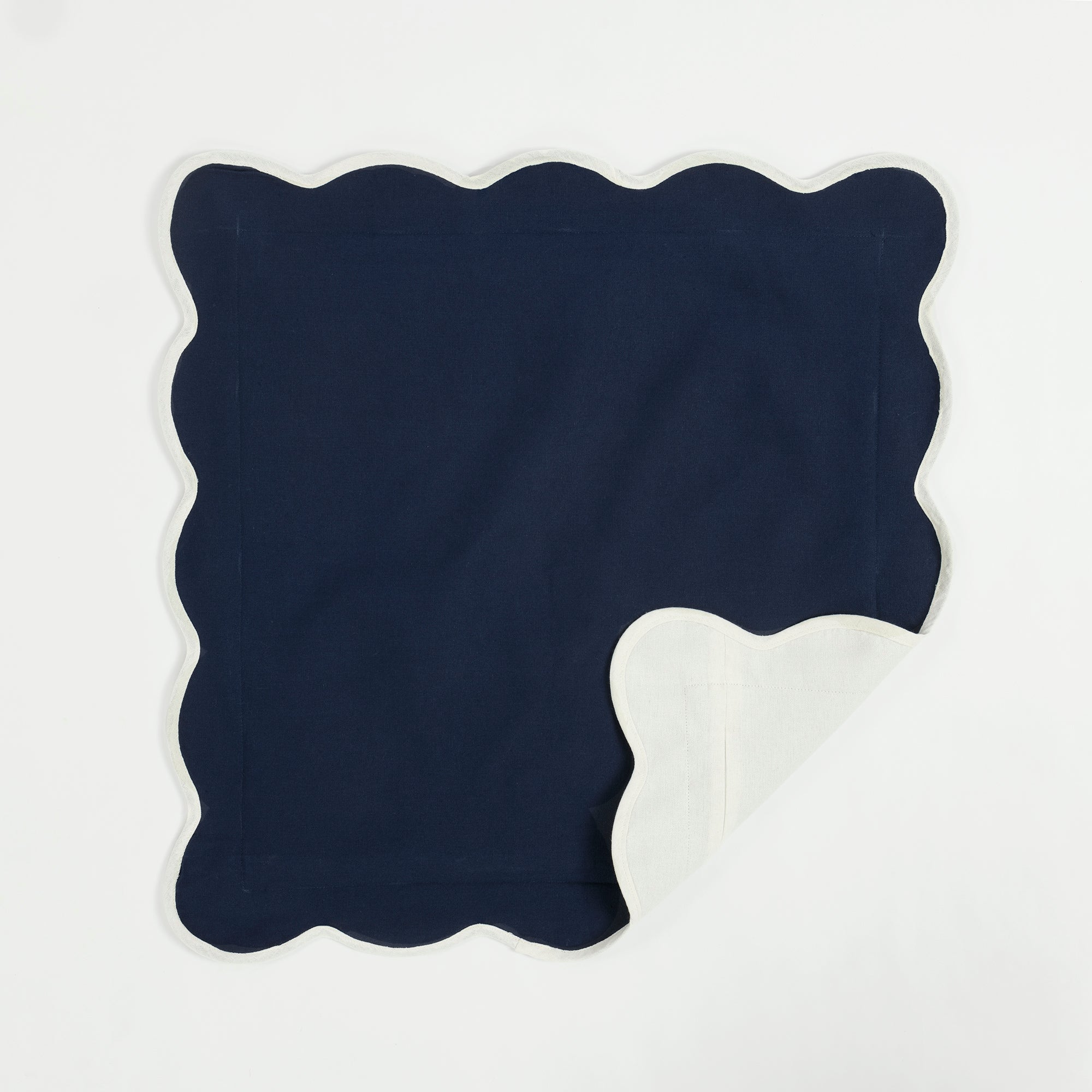 Navy/Off White | 20"H x 20"W