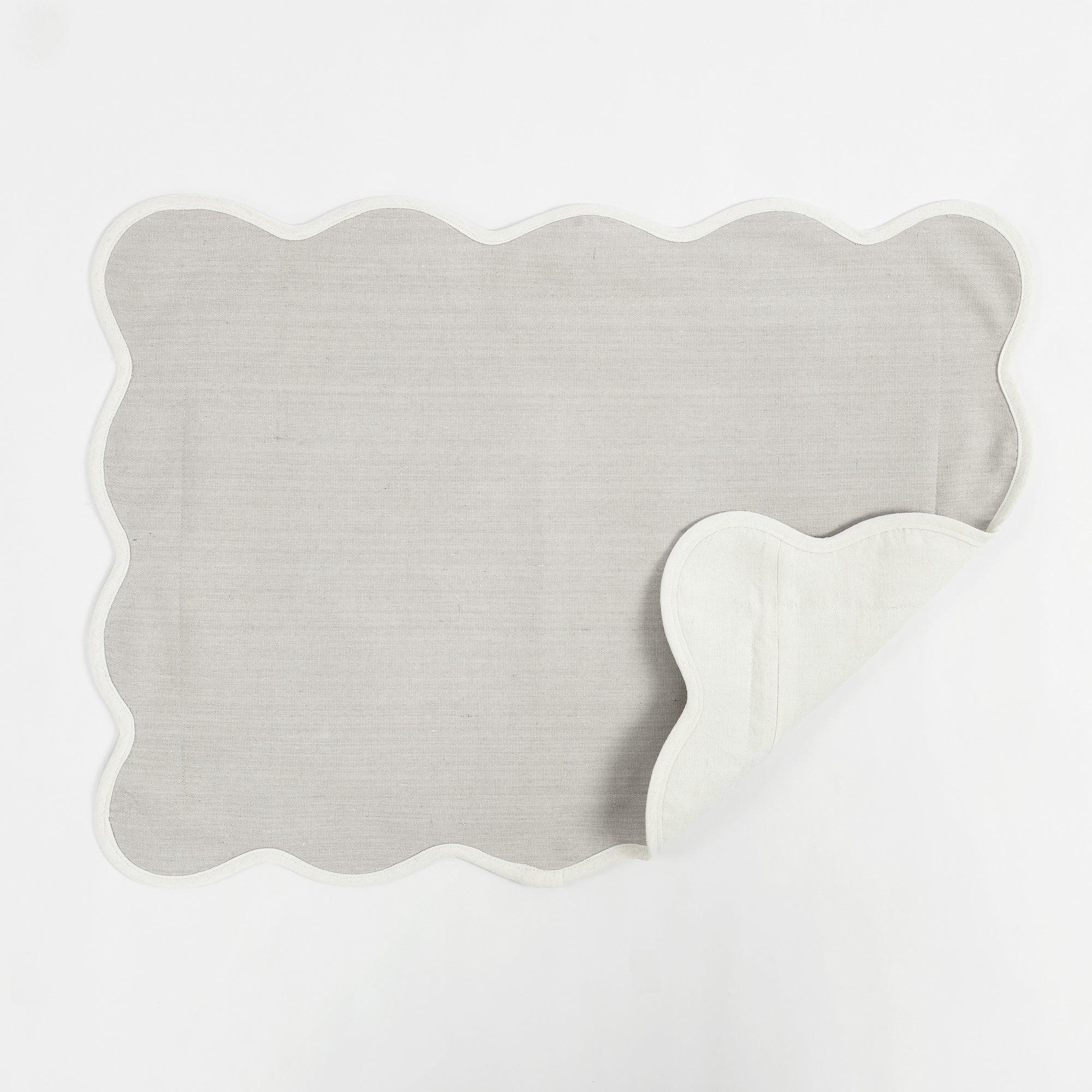 Light Gray/ Off White | 13"H x 20"W