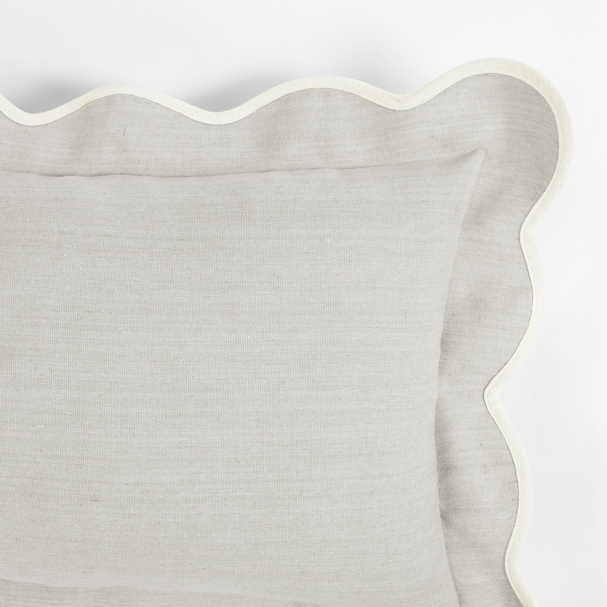 Light Gray/ Off White | 13"H x 20"W