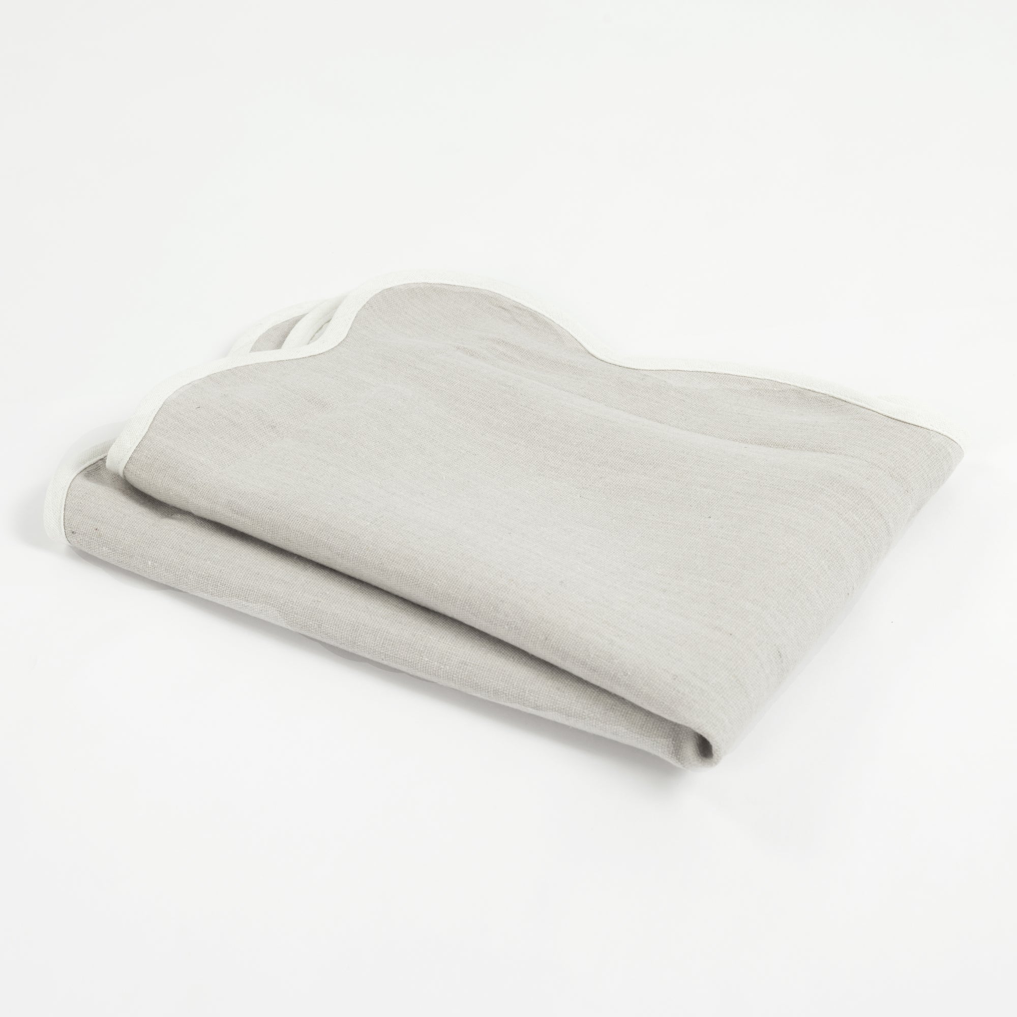 Light Gray/ Off White | 13"H x 20"W