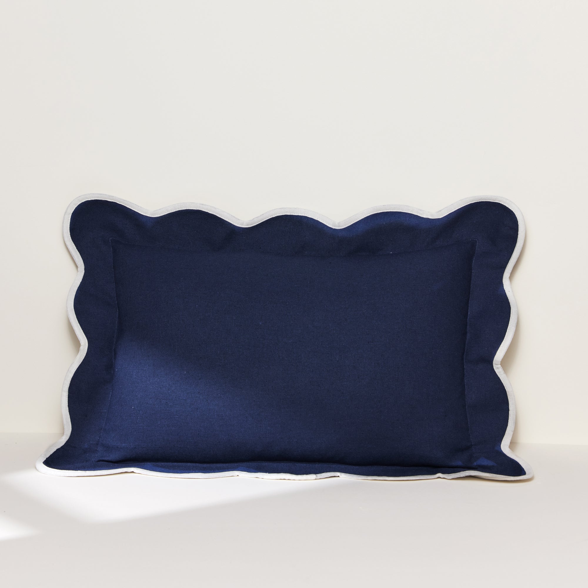 Navy/Off White | 13"H x 20"W