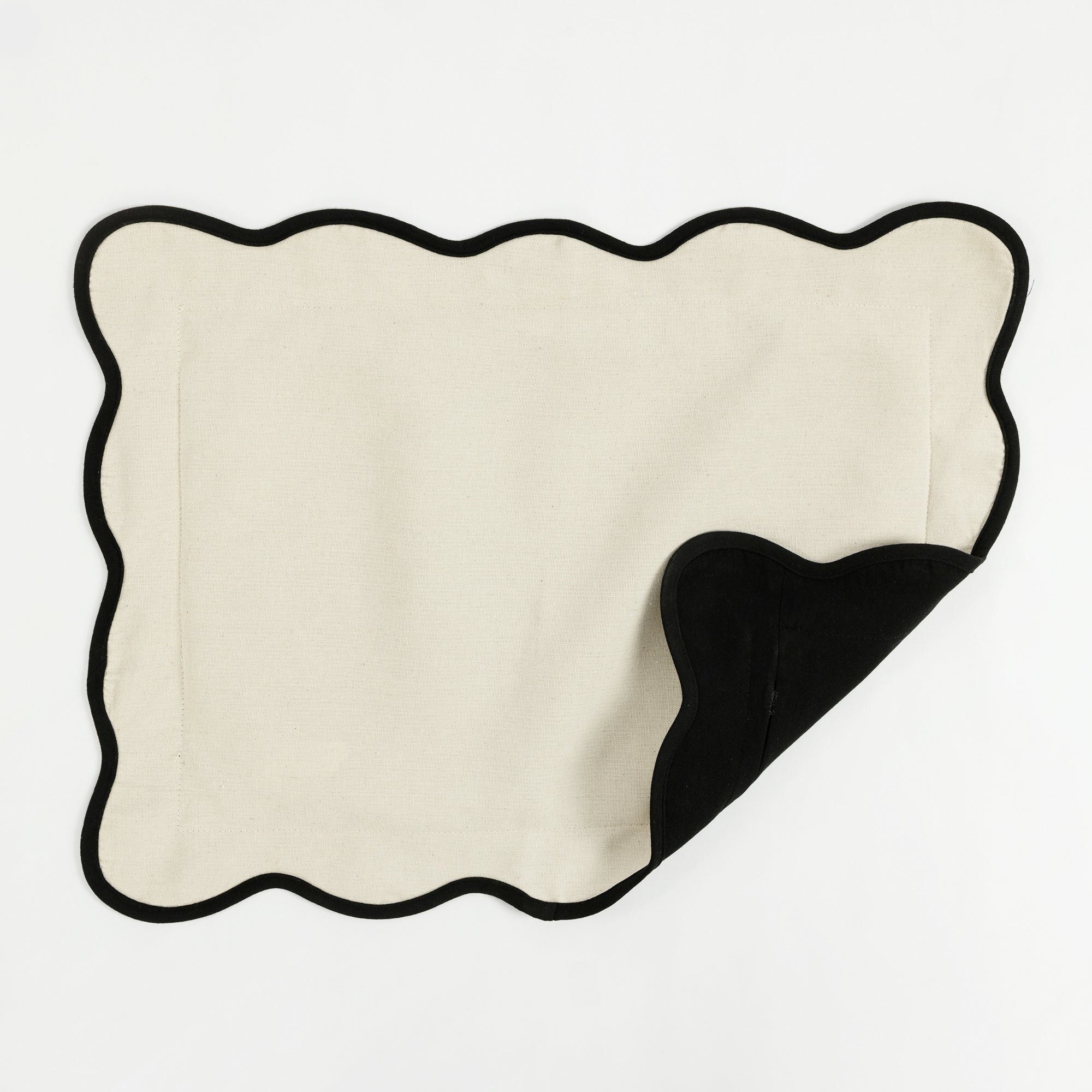 Dark Linen/Black | 13"H x 20"W