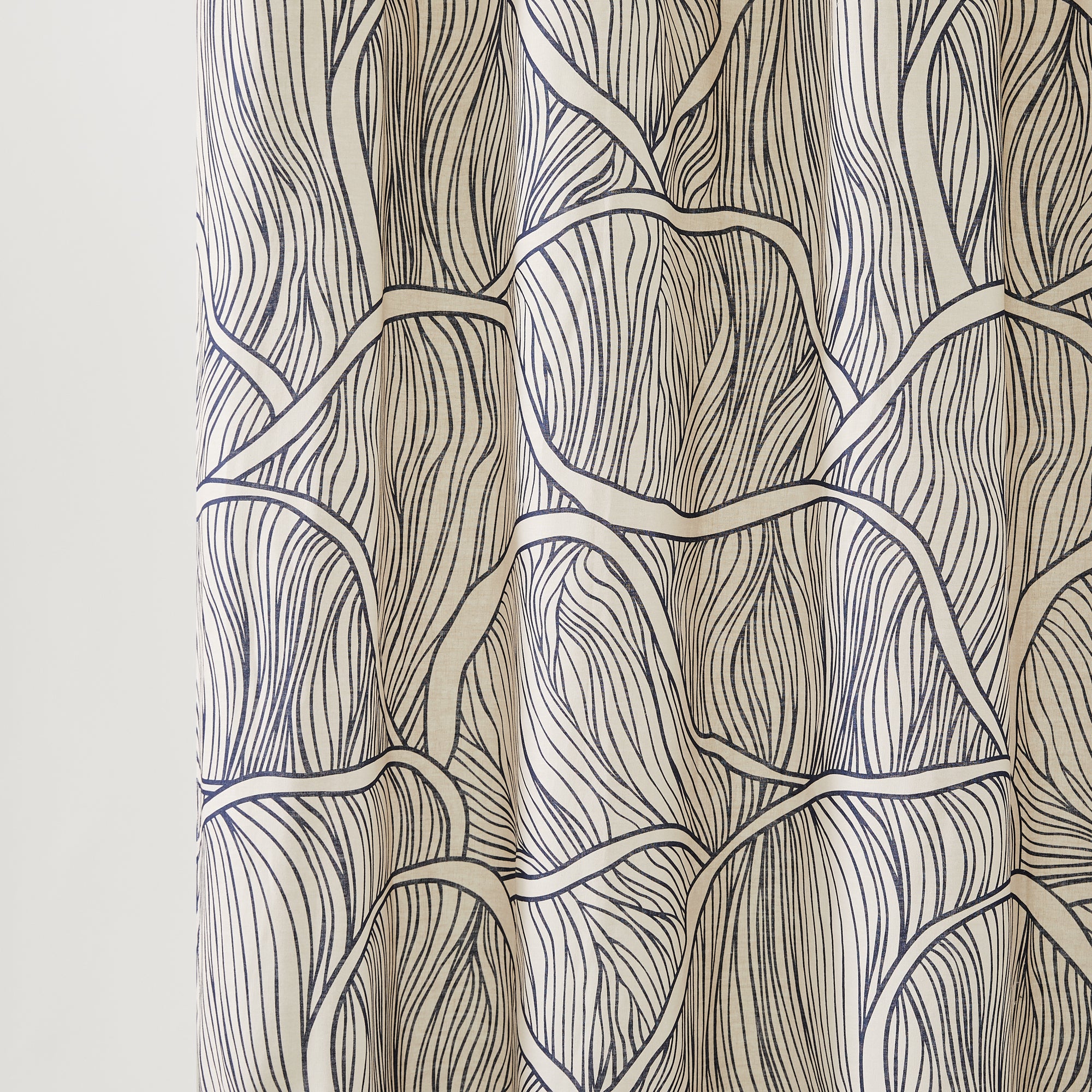 Navy/Neutral | 72" x 72"