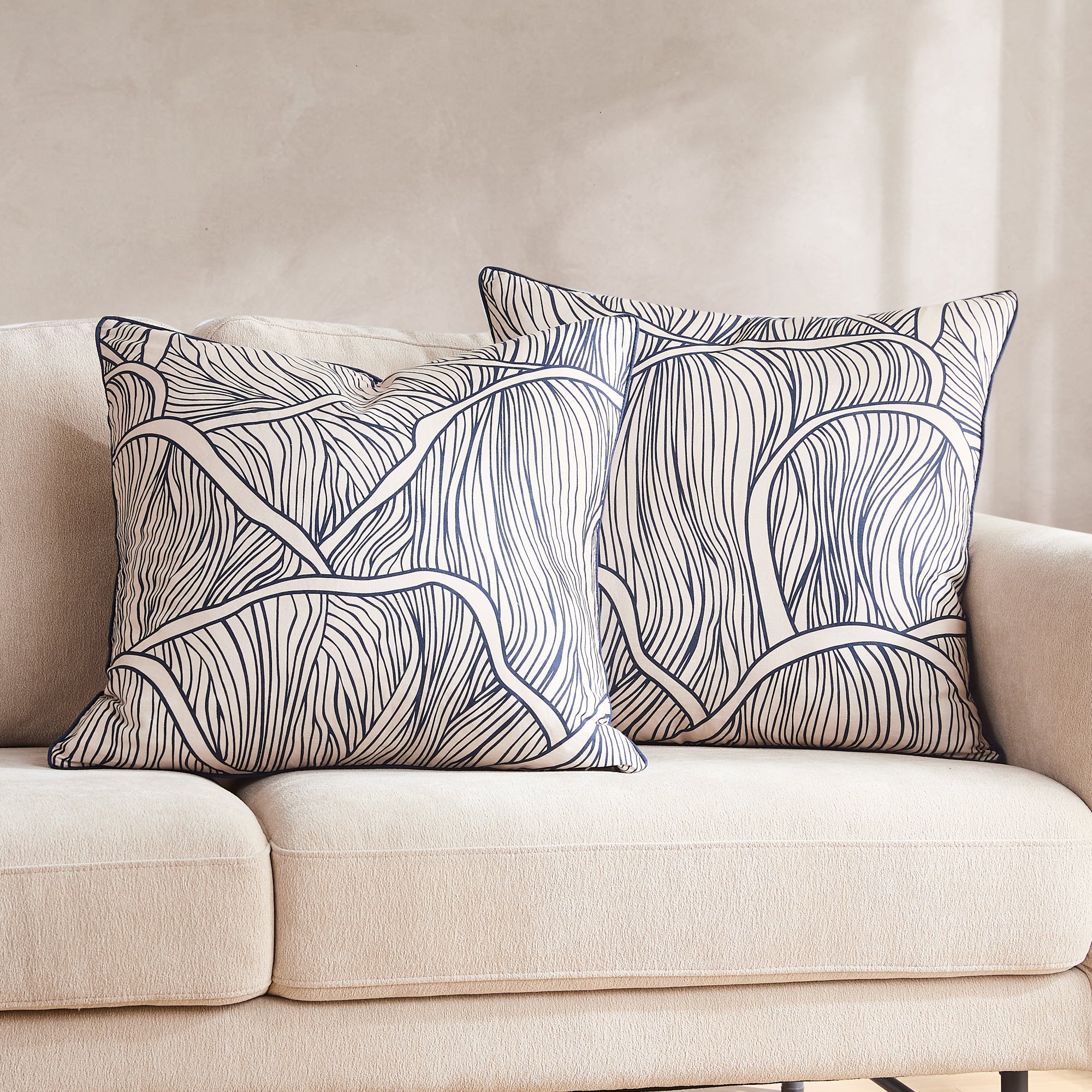 Navy/Neutral | 22" x 22"