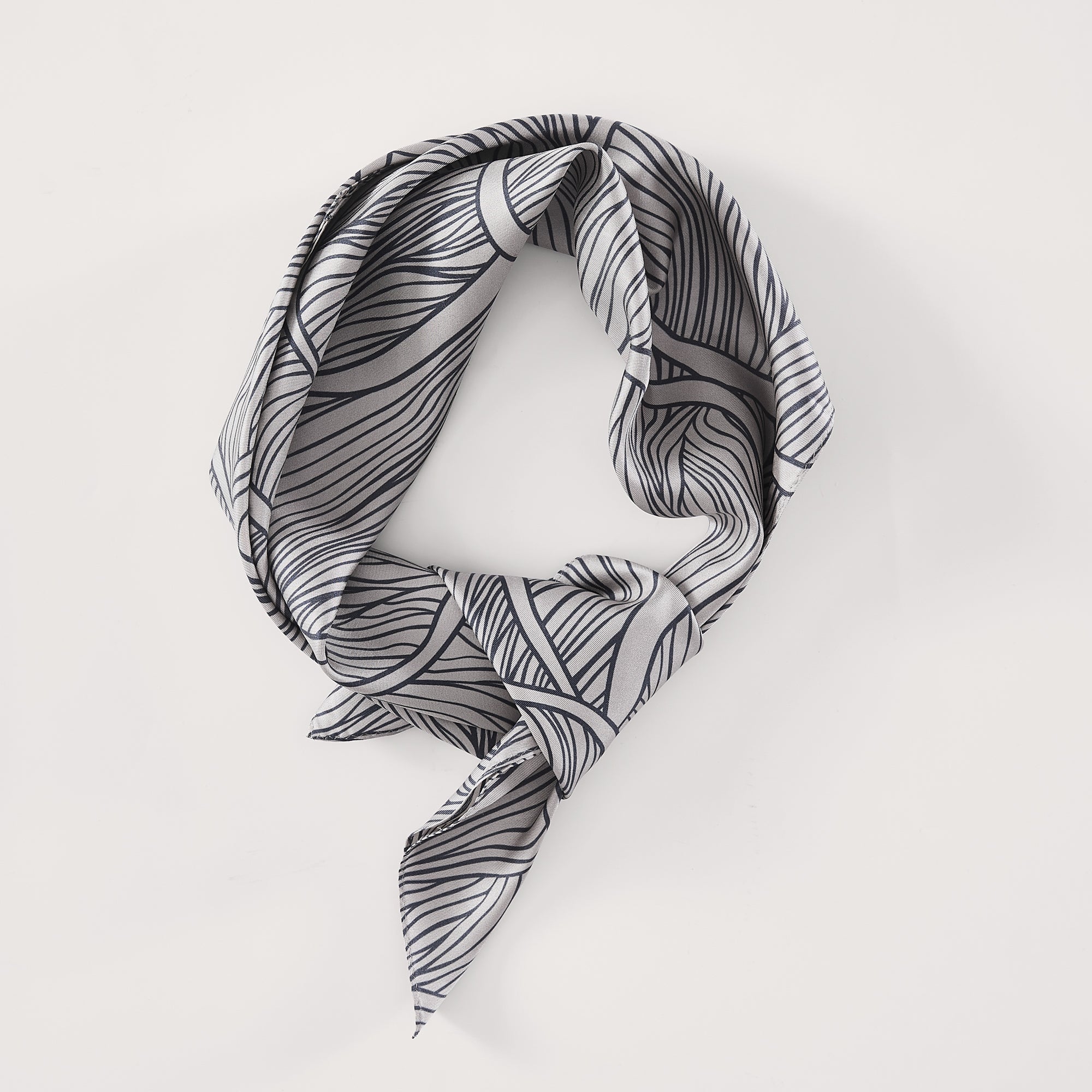 Navy/Neutral | 26" x 26"