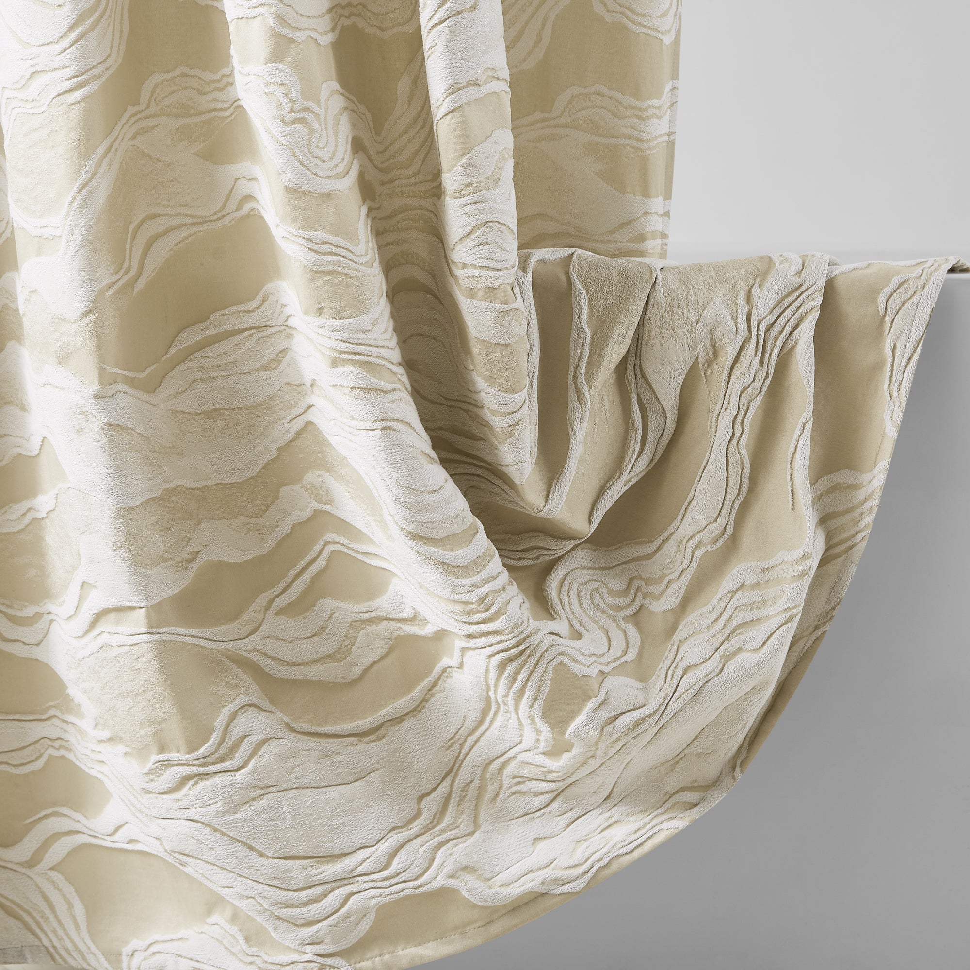 Cream/White | 72" x 72"