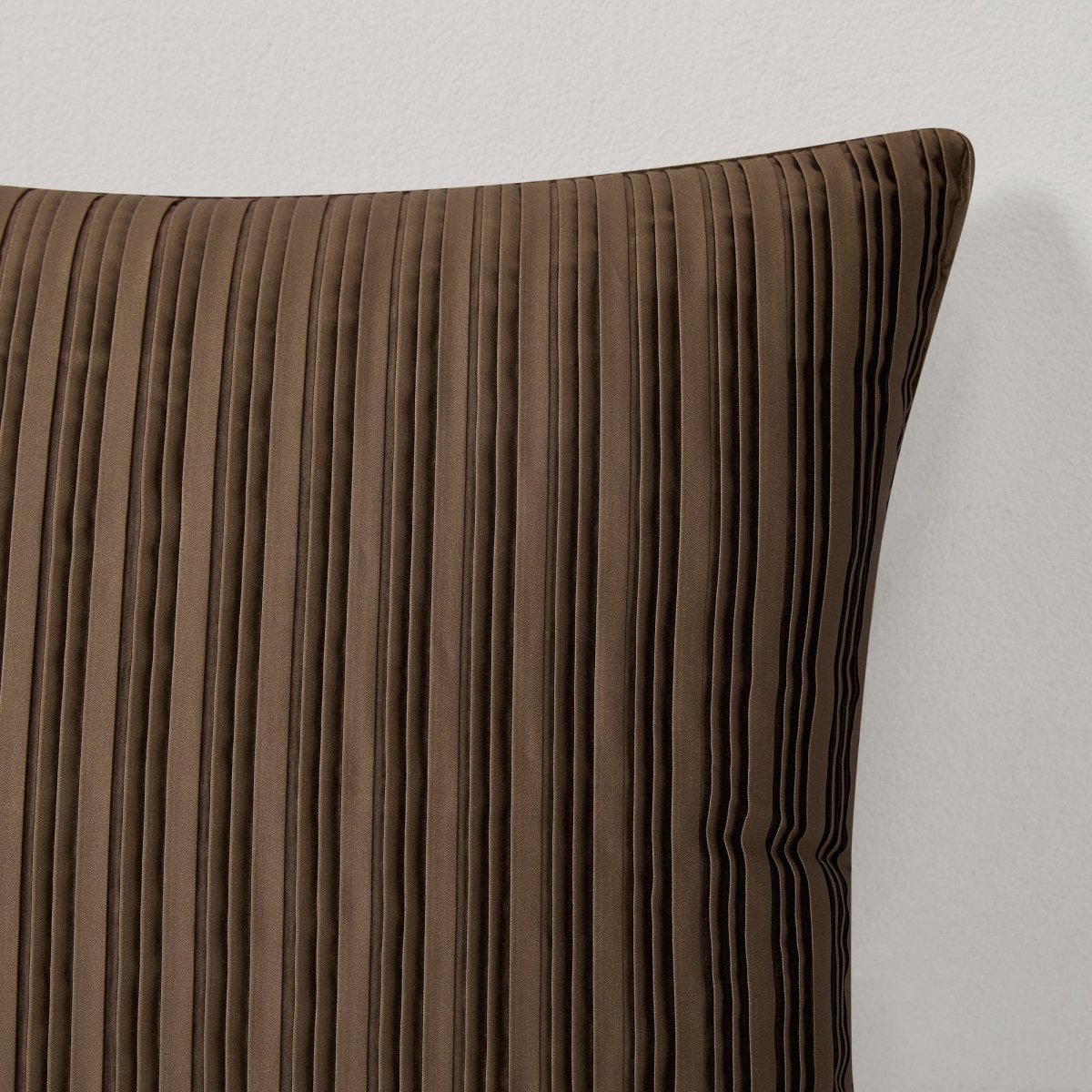 Brown | 18" W x 18" L