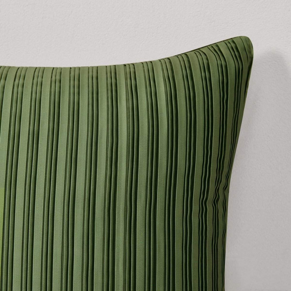 Green | 18" W x 18" L