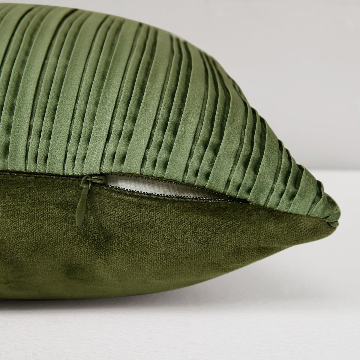 Green | 18" W x 18" L