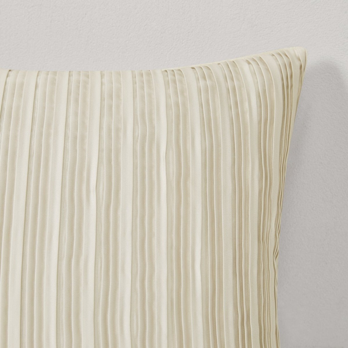 Cream | 18" W x 18" L