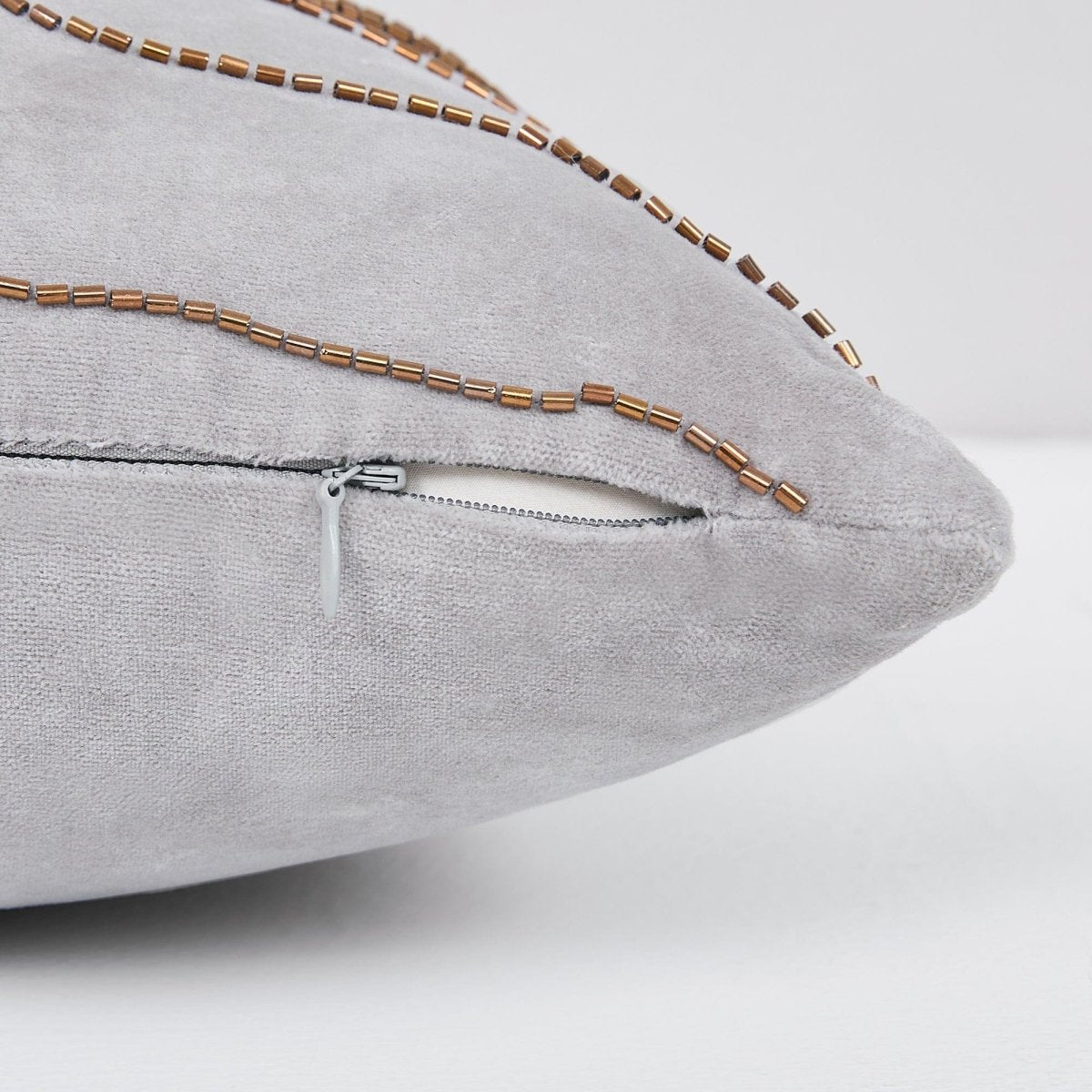 Gray | 12" H x 22" W