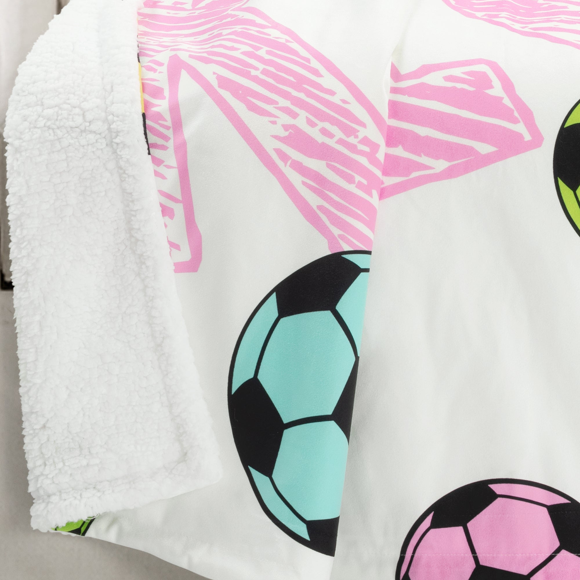 White/Turquoise | 50" W x 60" L