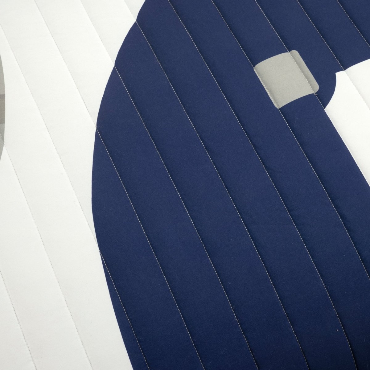 White/Red | Full/Queen