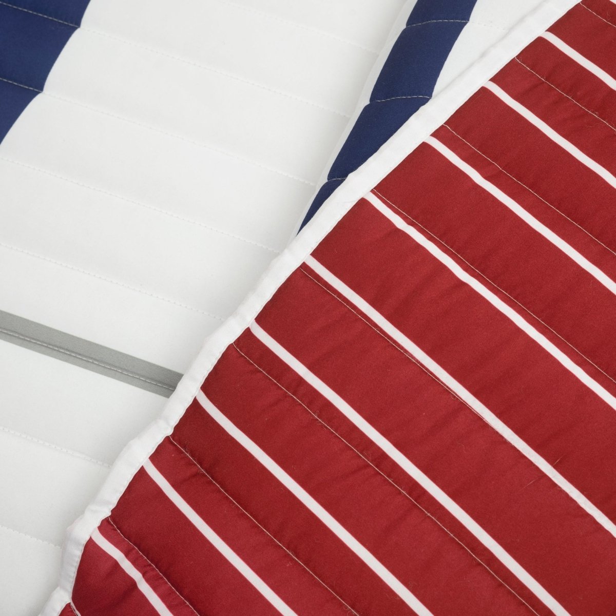 White/Red | Full/Queen