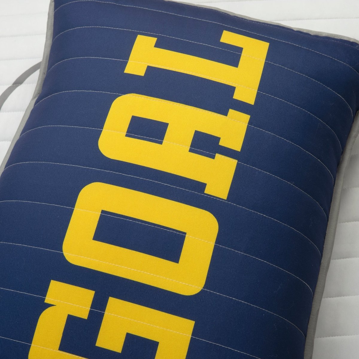 White/Navy | Full/Queen