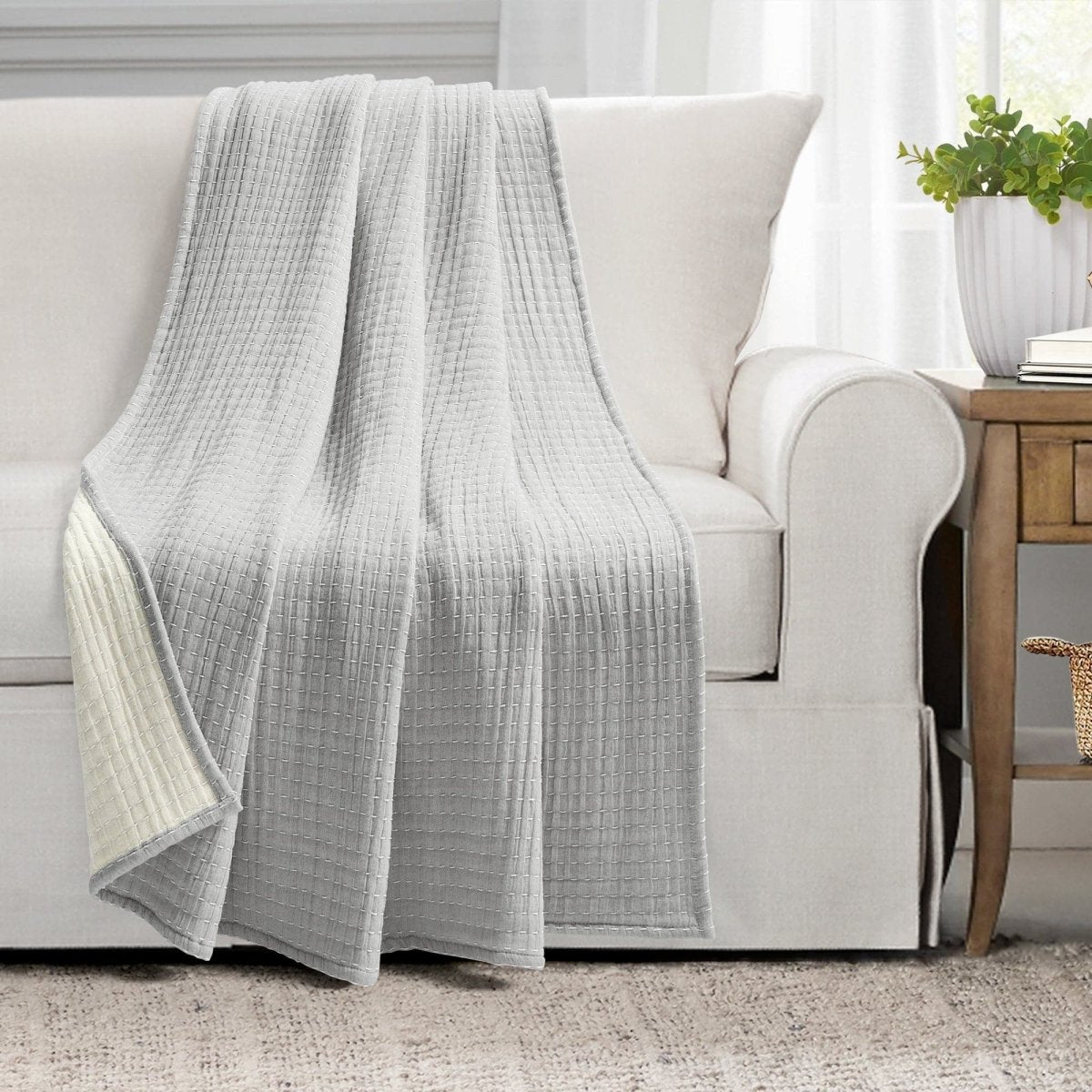 Light Gray_Off-White